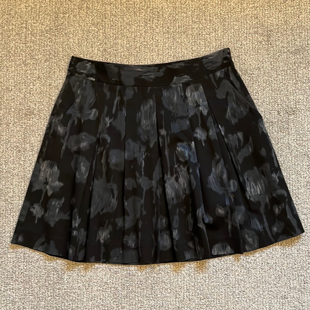 Theory Pleated skirt in Sz 6